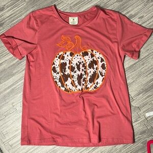 NWT Cow print Pumpkin Fall Salmon Colored Graphic T-Shirt